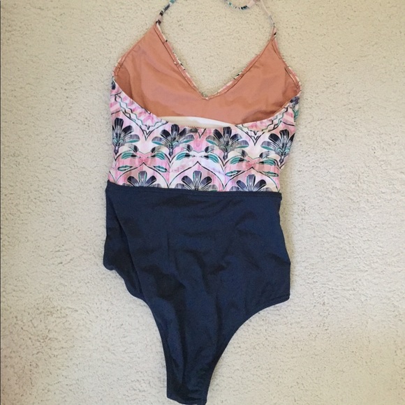 O’Neil floral one piece swimsuit - Picture 3 of 3